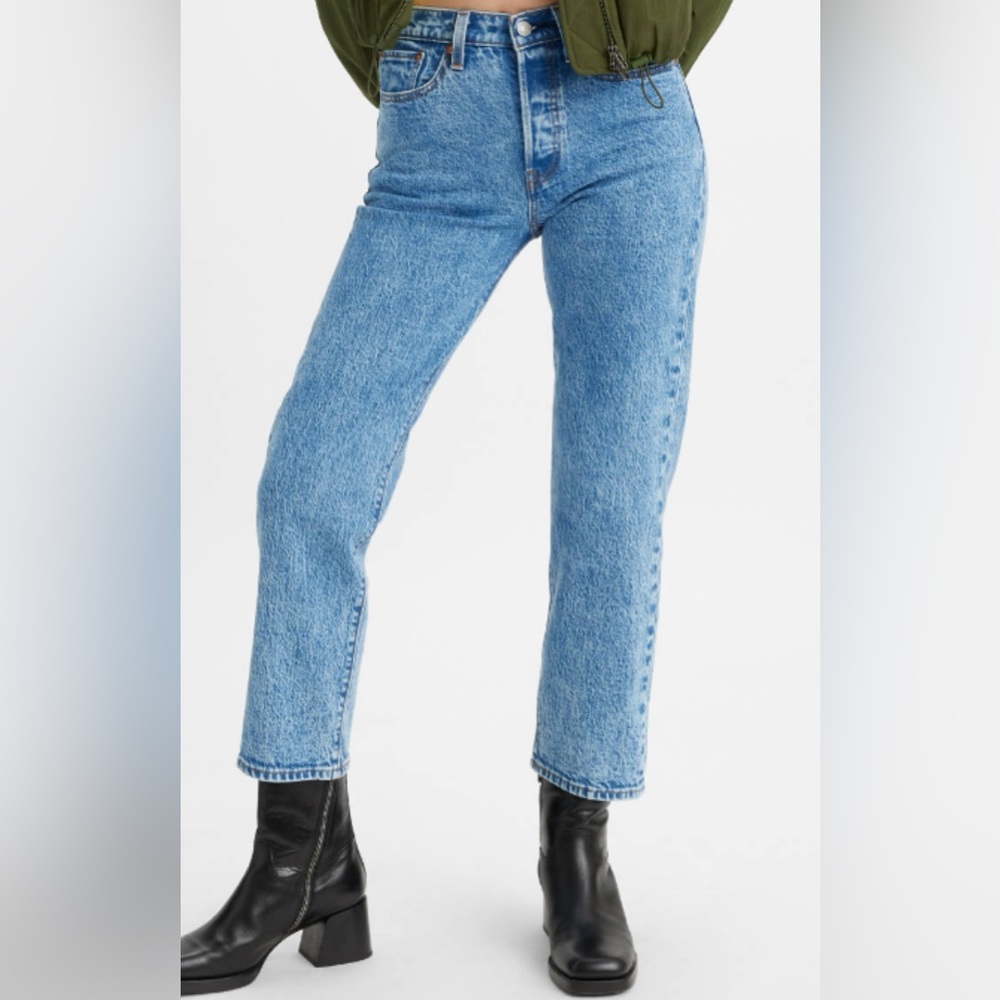 Levi 501 Wedgie Straight Fit Women’s Jeans